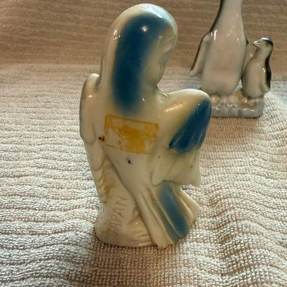 Vintage porcelain bird, penguin & bear figurines. Made in Japan - Picture 3 of 10